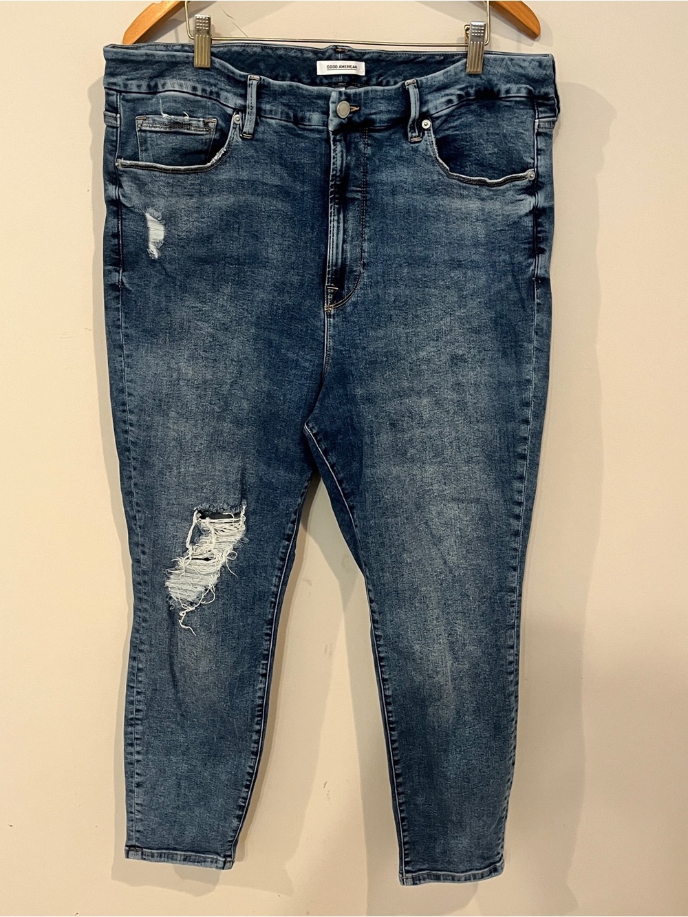 Good American Good Legs Crop Style Medium Blue Distressed Ankle Jeans Plus Size